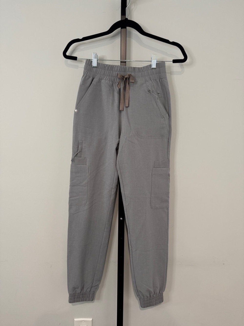 Figs Womens Charlotte 21 Pocket Slim Jogger Scrub Pants Gray XXS or XXSP New NWT